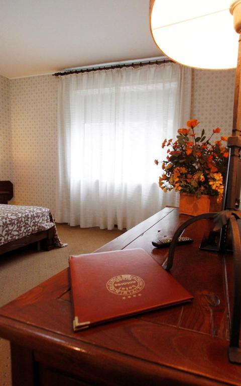 Hotel Antares 아로나 외부 사진