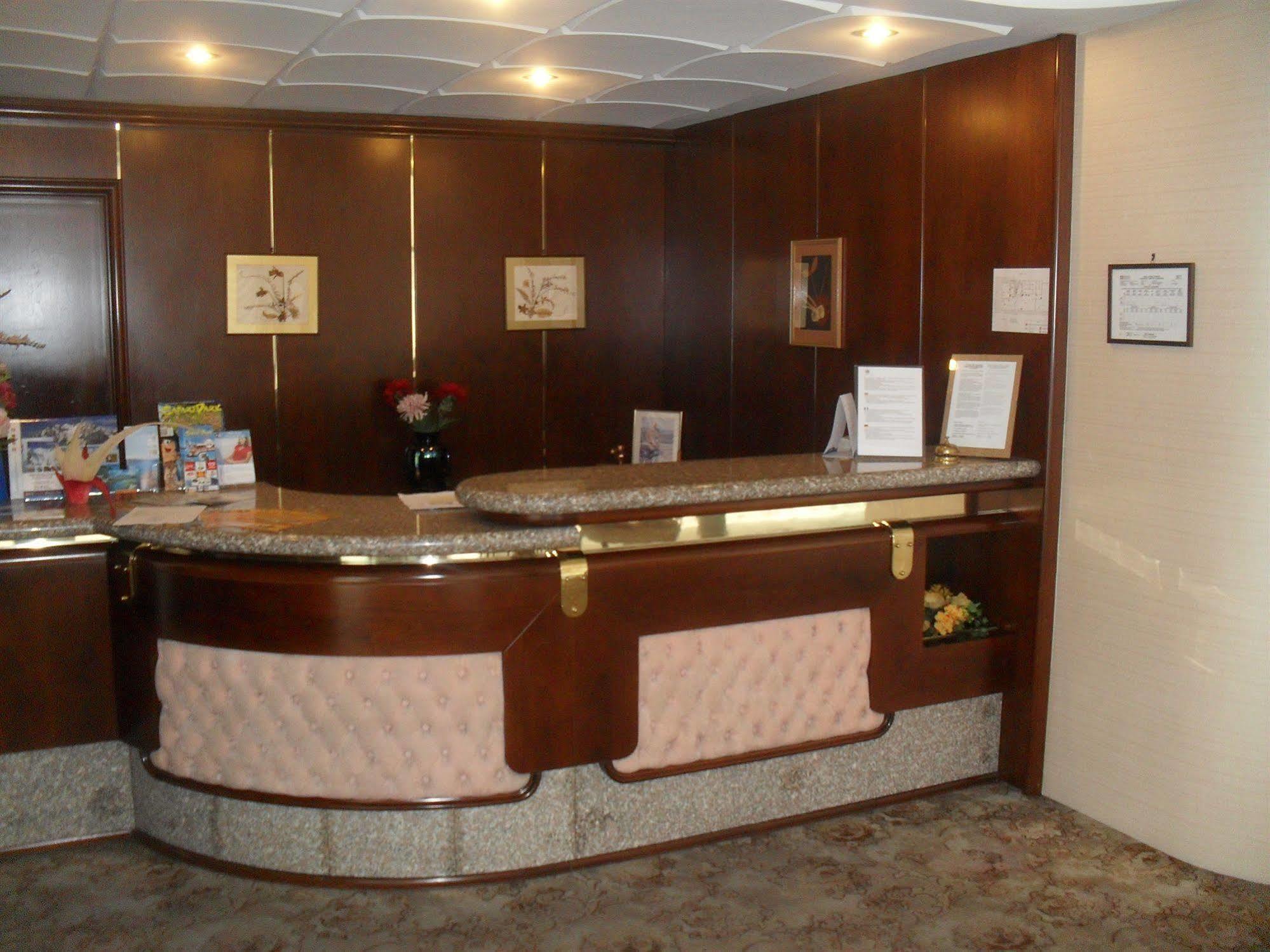 Hotel Antares 아로나 외부 사진