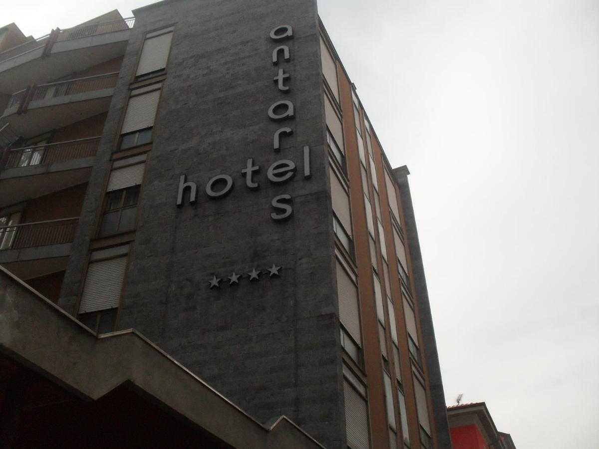 Hotel Antares 아로나 외부 사진